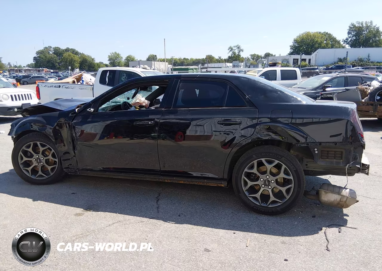 2018 Chrysler 300 VIN:2C3CCAGG0JH228935 - 14