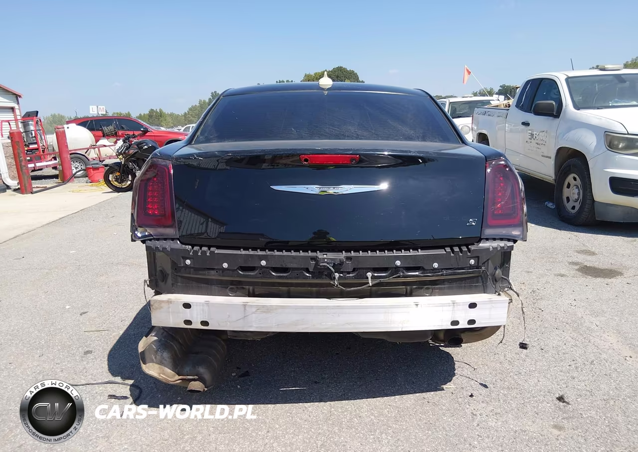 2018 Chrysler 300 VIN:2C3CCAGG0JH228935 - 17