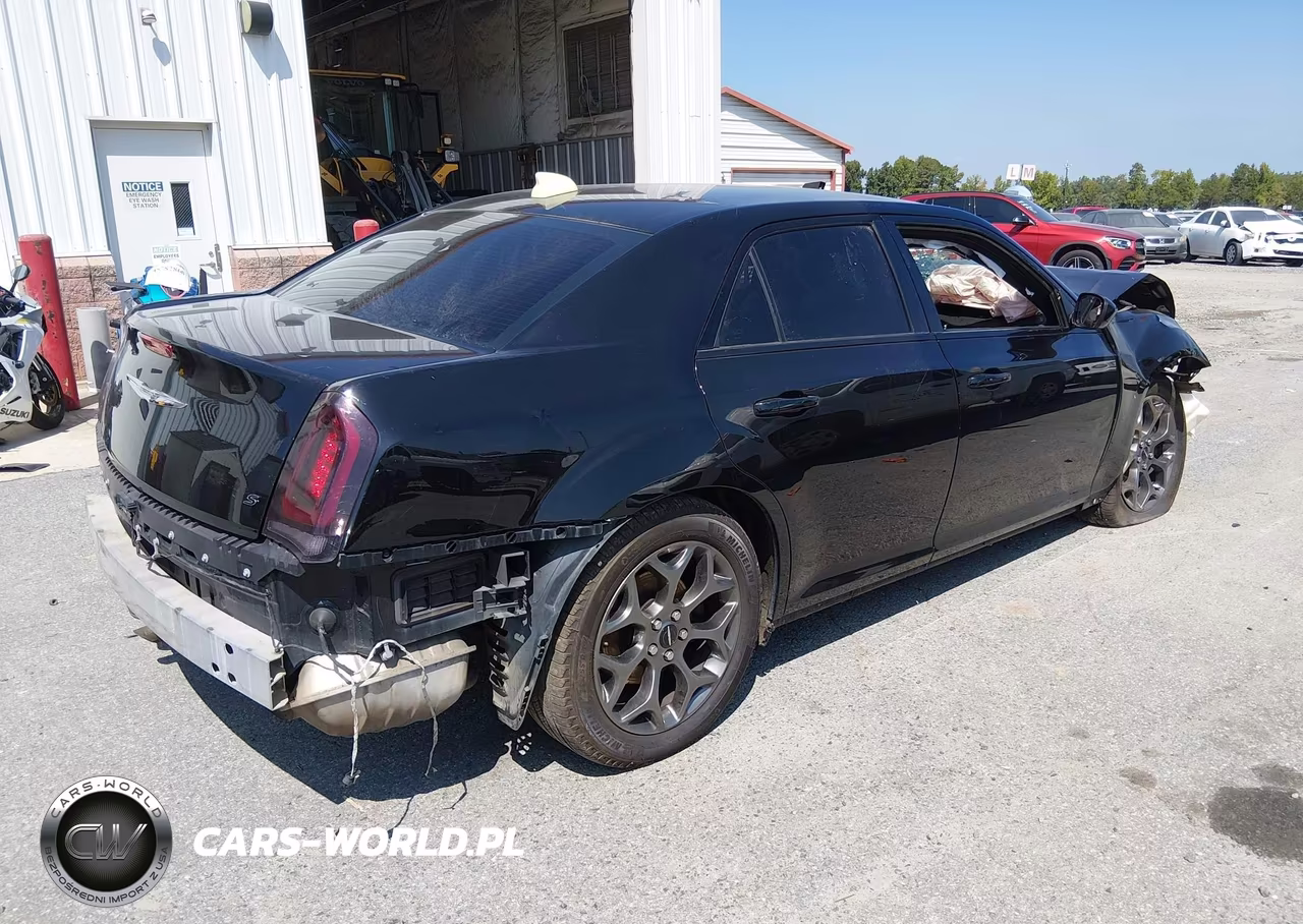 2018 Chrysler 300 VIN:2C3CCAGG0JH228935 - 4