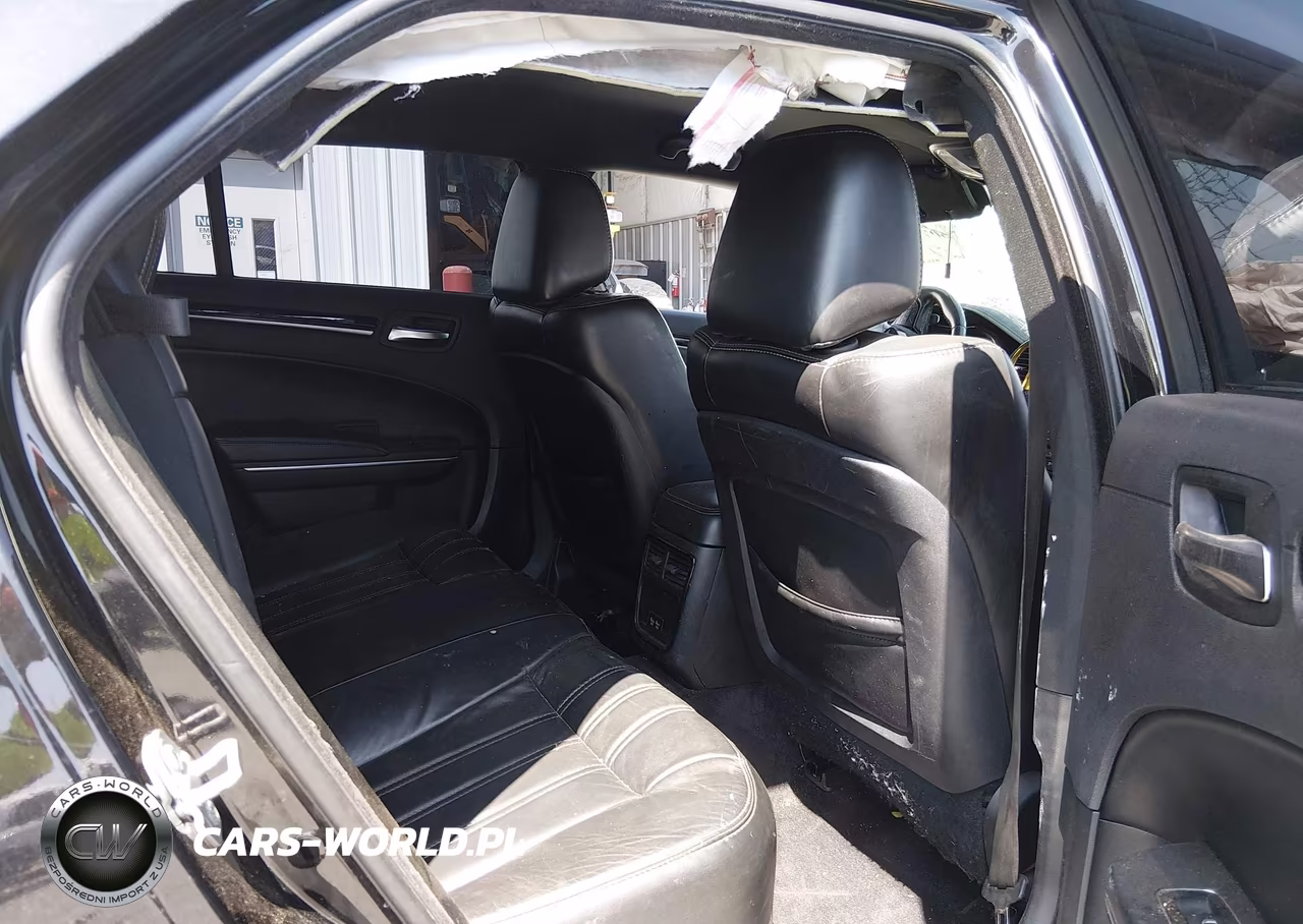 2018 Chrysler 300 VIN:2C3CCAGG0JH228935 - 8