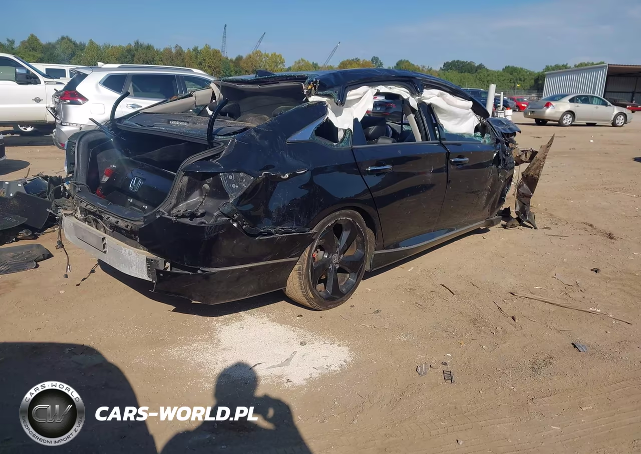 2018 Honda Accord Touring VIN:1HGCV1F94JA020758 - 4
