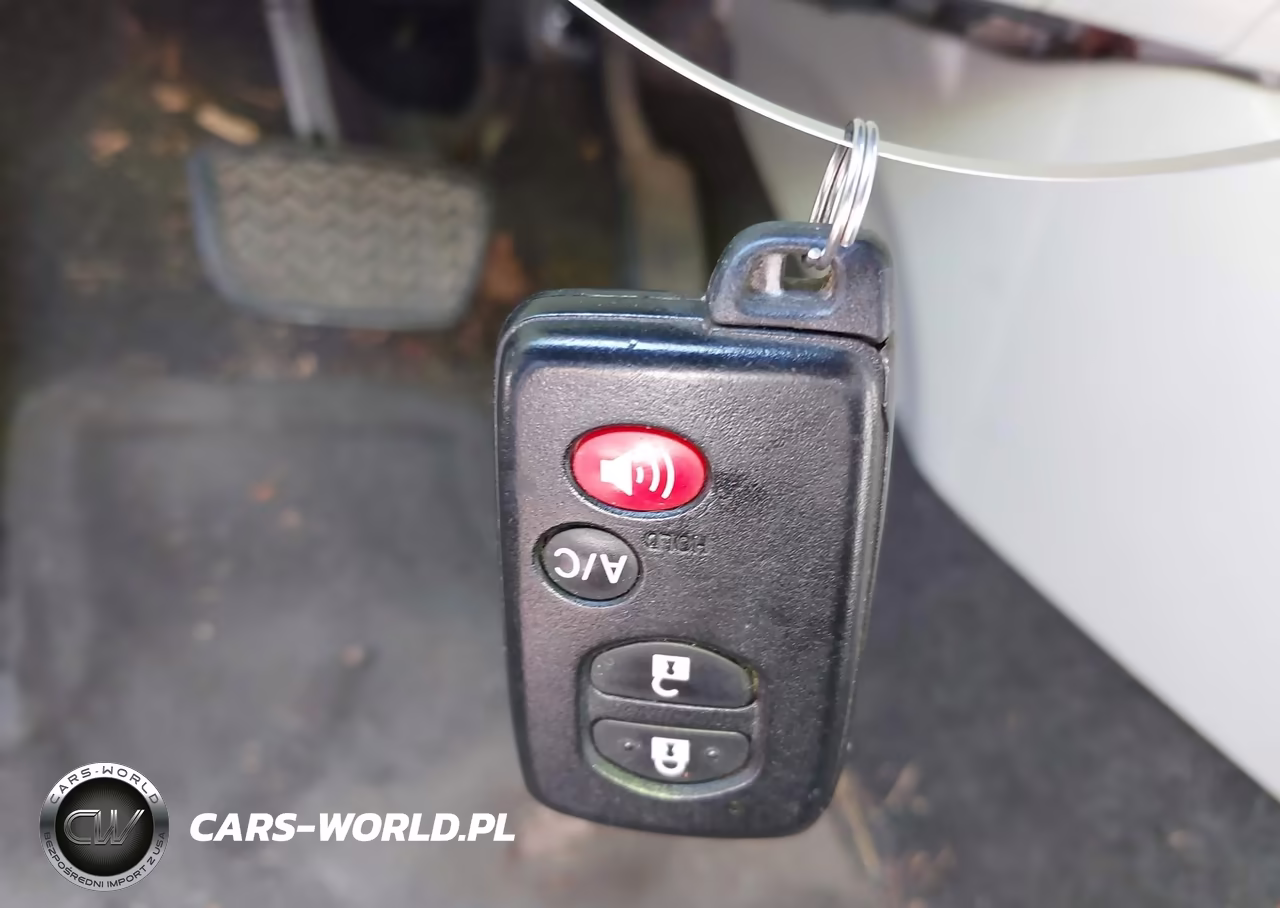 2013 Toyota Prius Three VIN:JTDKN3DU9D1628003 - 11