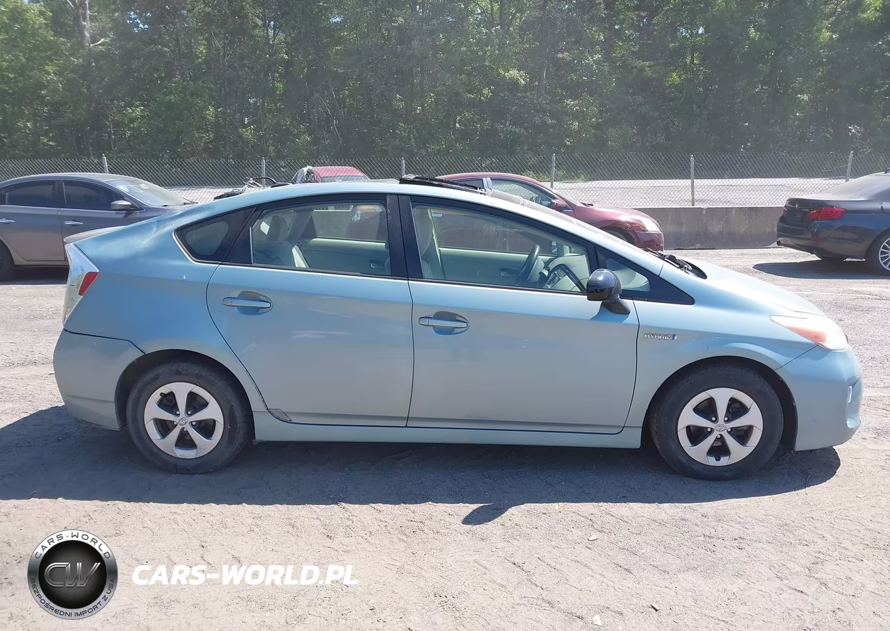 2013 Toyota Prius Three VIN:JTDKN3DU9D1628003 - 13