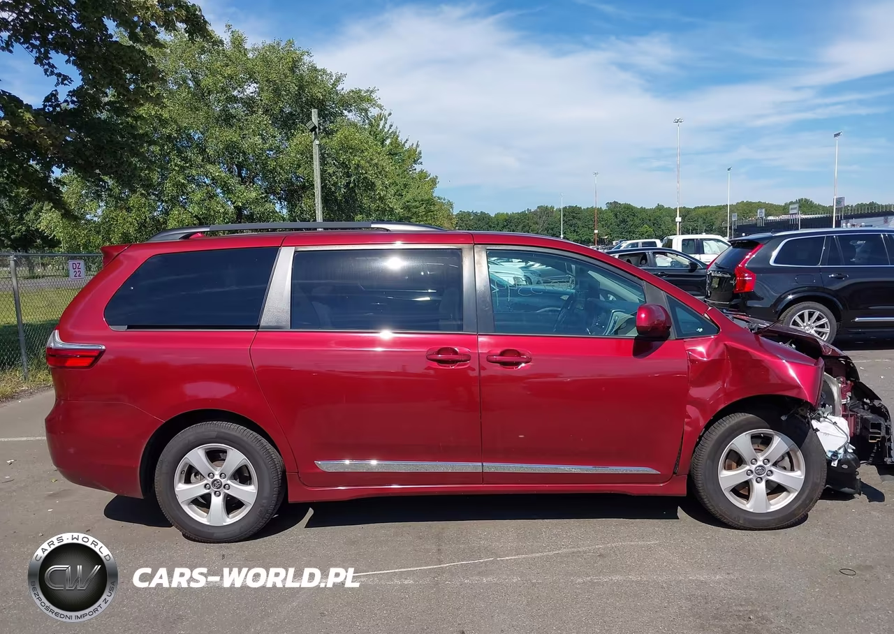 2020 Toyota Sienna Le VIN:5TDKZ3DC7LS040484 - 12
