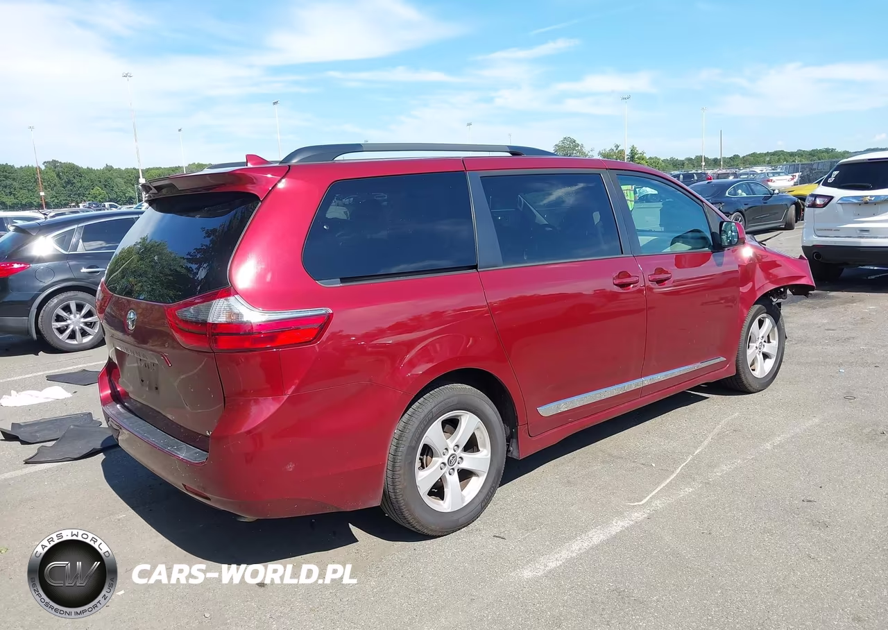 2020 Toyota Sienna Le VIN:5TDKZ3DC7LS040484 - 4