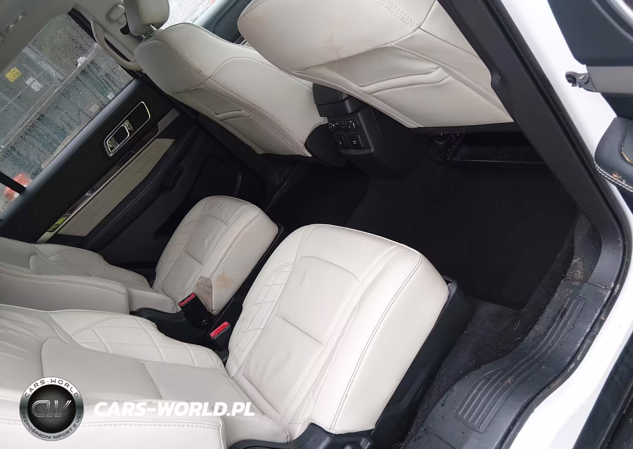2019 Ford Explorer Platinum VIN:1FM5K8HT0KGA82265 - 8