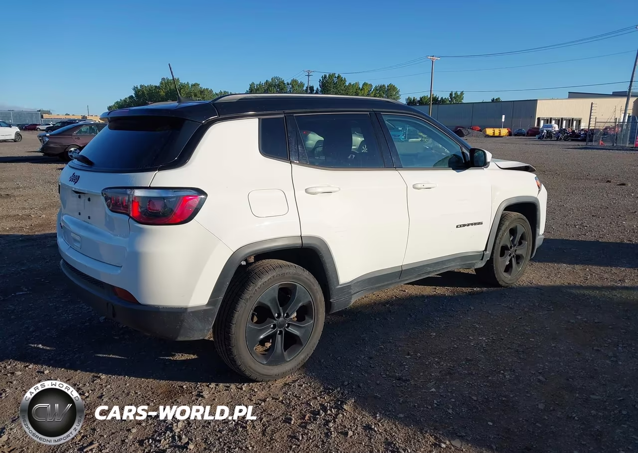 2018 Jeep Compass Altitude 4X4 VIN:3C4NJDBB4JT325442 - 4