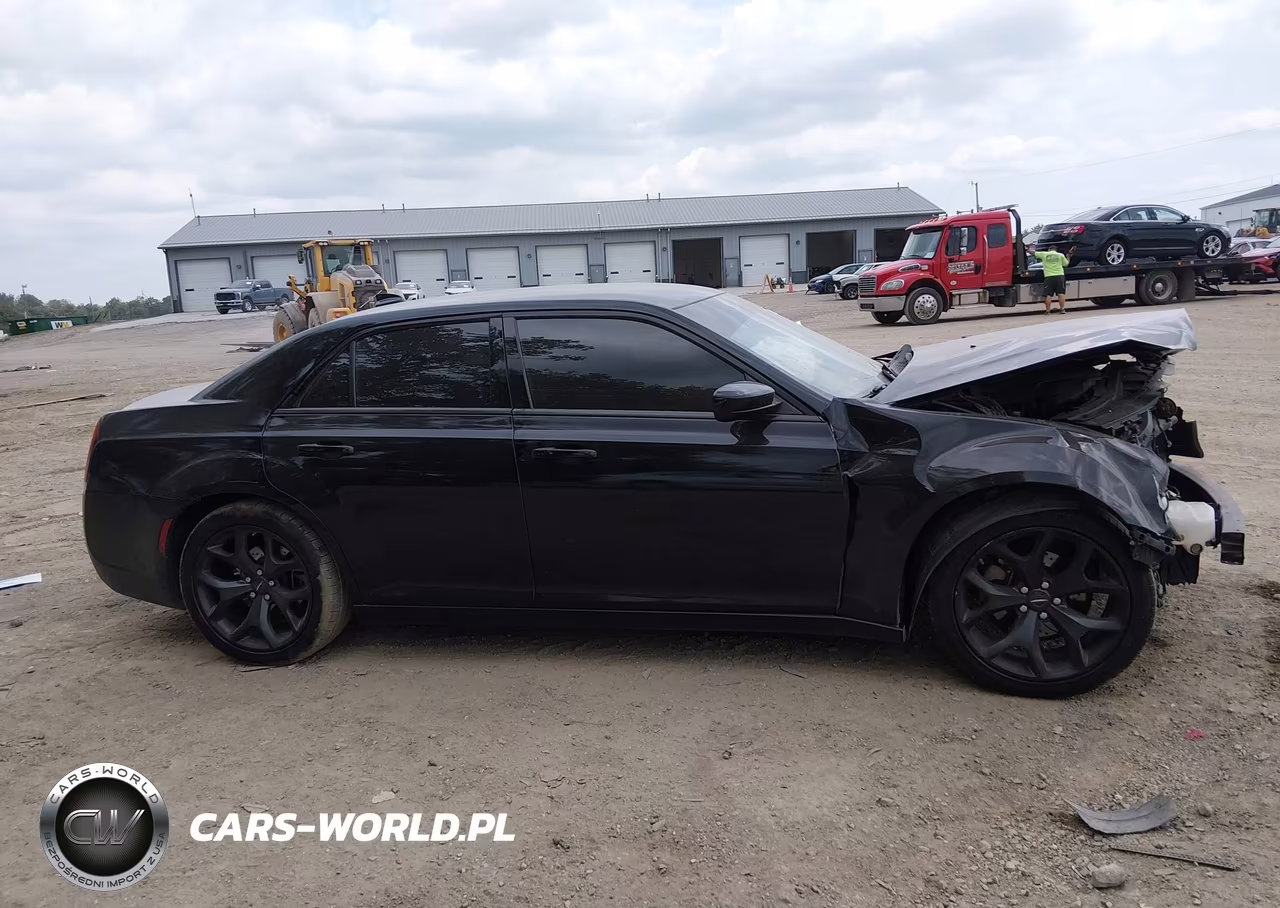 2022 Chrysler 300 Touring VIN:2C3CCAAG5NH241503 - 14
