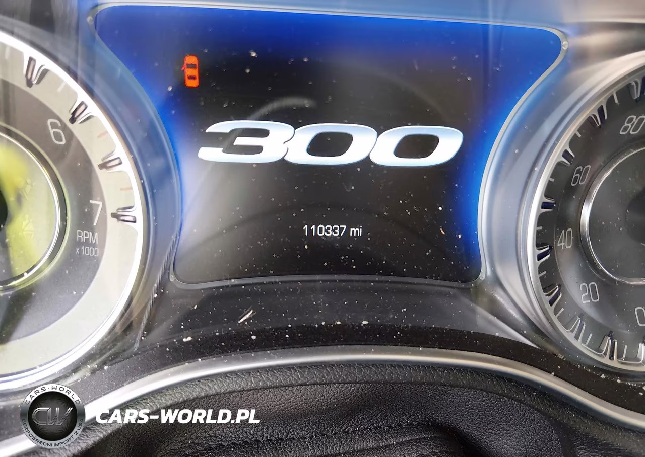 2022 Chrysler 300 Touring VIN:2C3CCAAG5NH241503 - 16