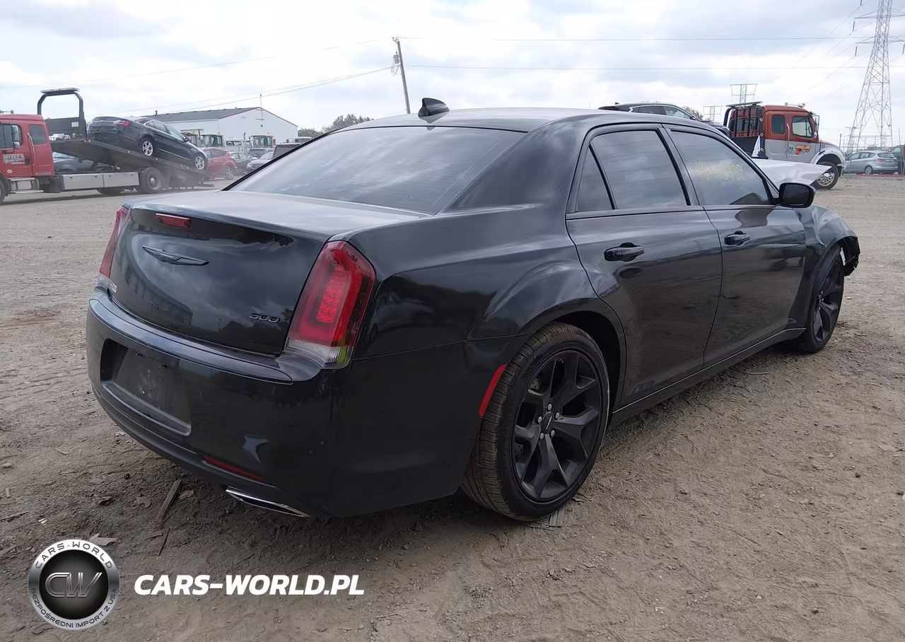2022 Chrysler 300 Touring VIN:2C3CCAAG5NH241503 - 4