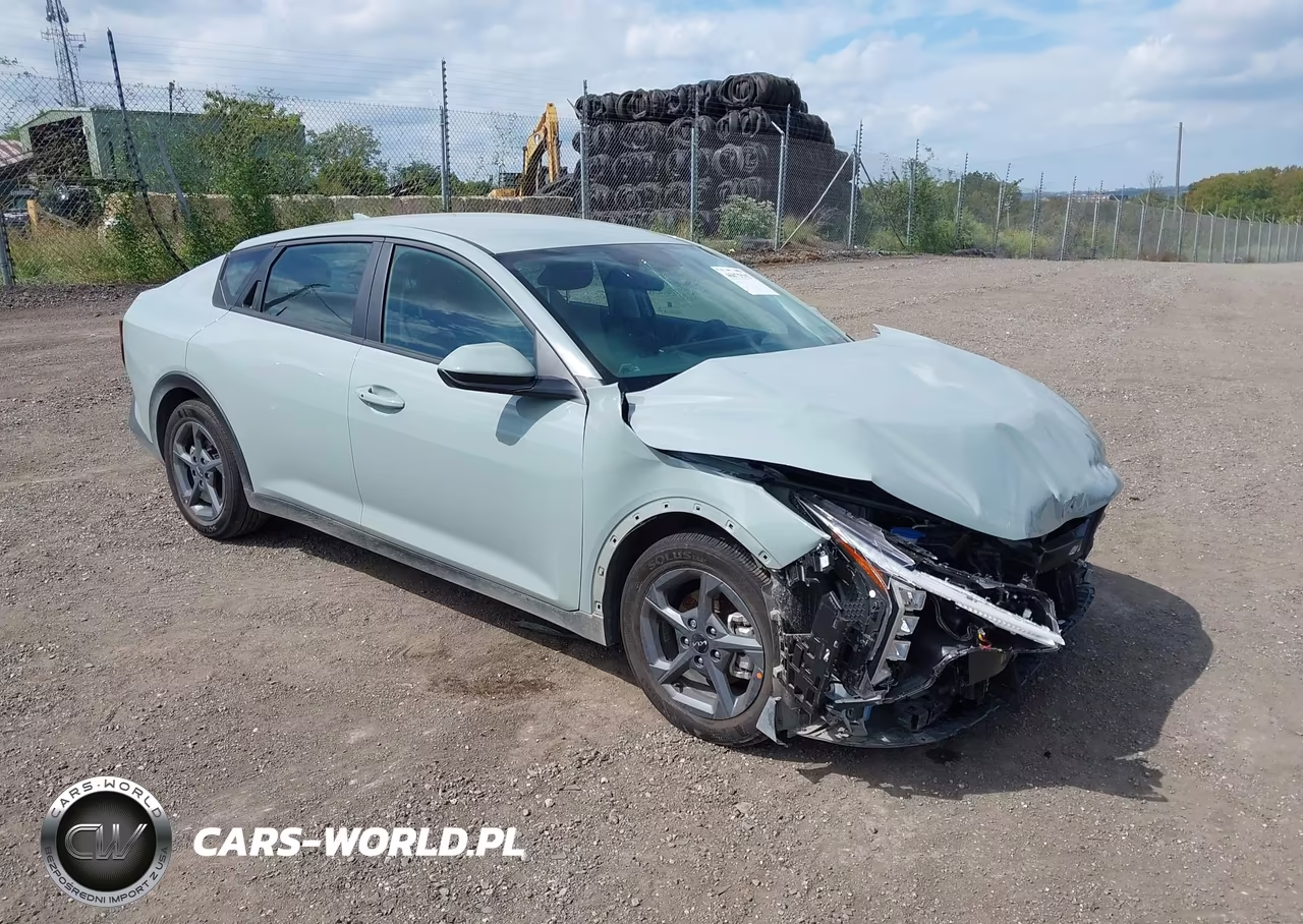 2026 Kia K4 Lxs – zdjęcie 1 z 16