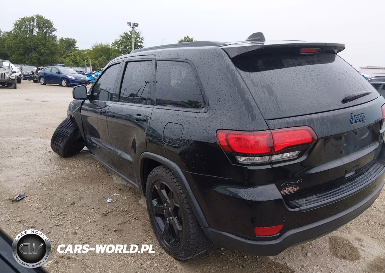 2018 Jeep Grand Cherokee Upland 4X4 VIN:1C4RJFAG5JC502036 - 3