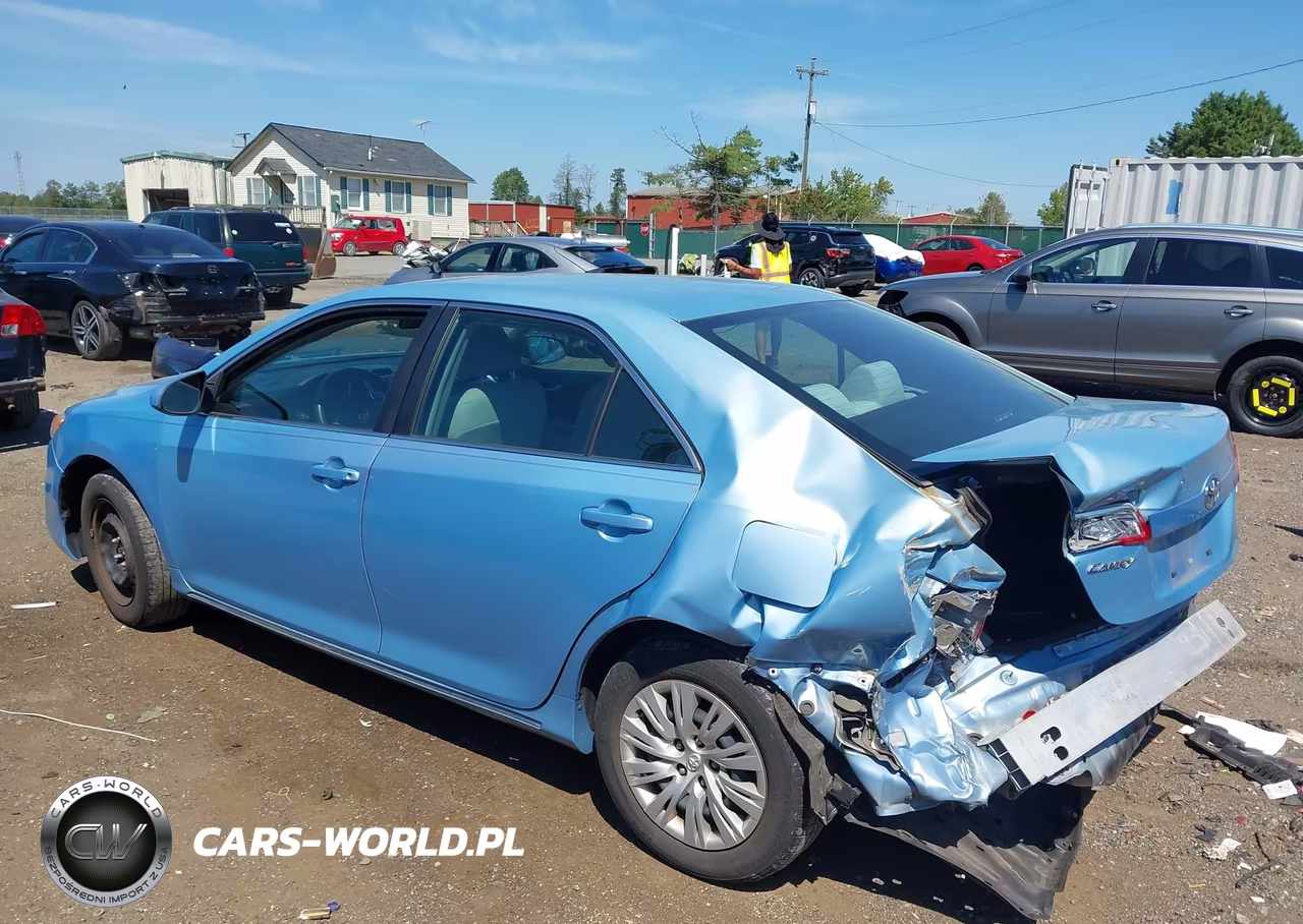 2014 Toyota Camry Le VIN:4T4BF1FK6ER364852 - 3