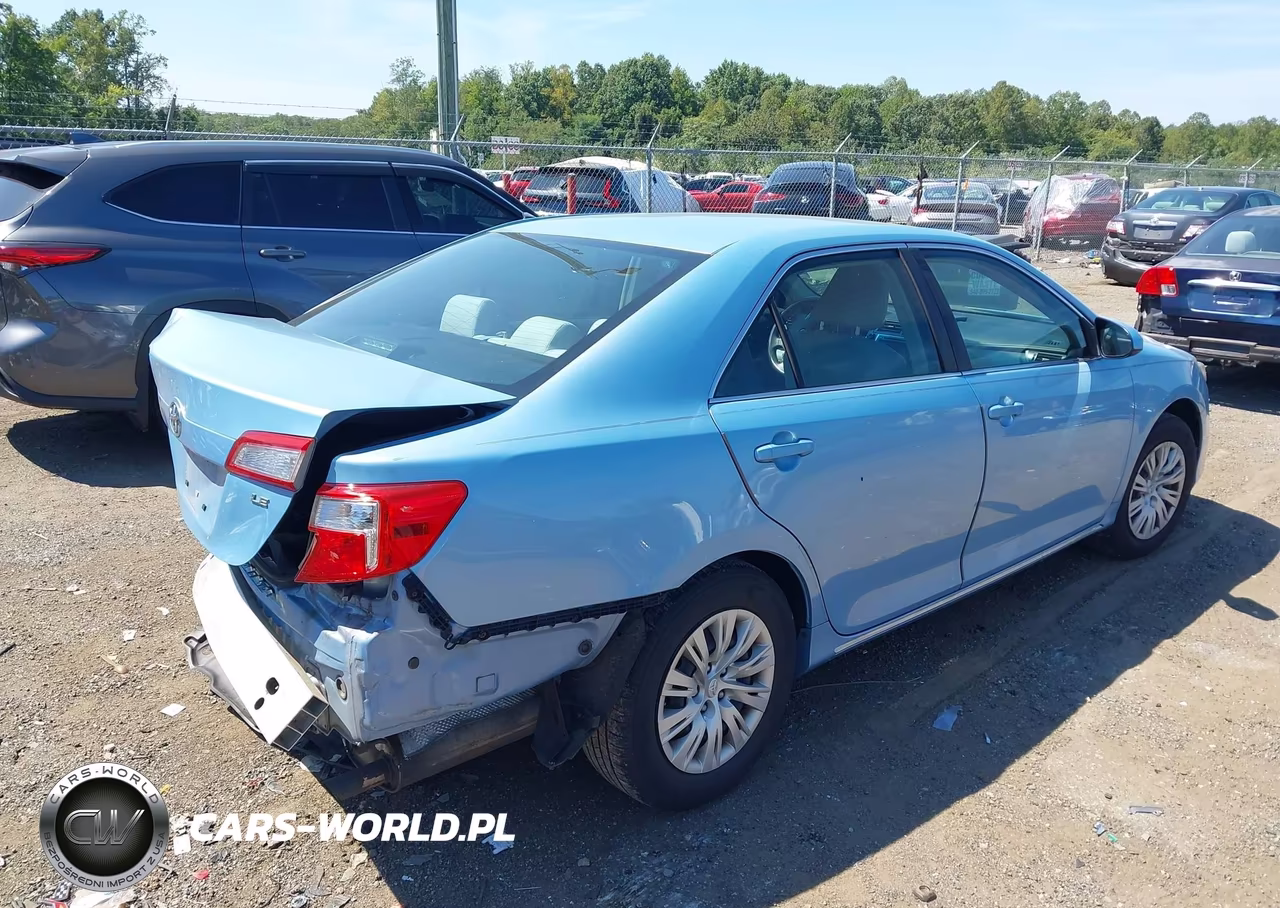 2014 Toyota Camry Le VIN:4T4BF1FK6ER364852 - 4