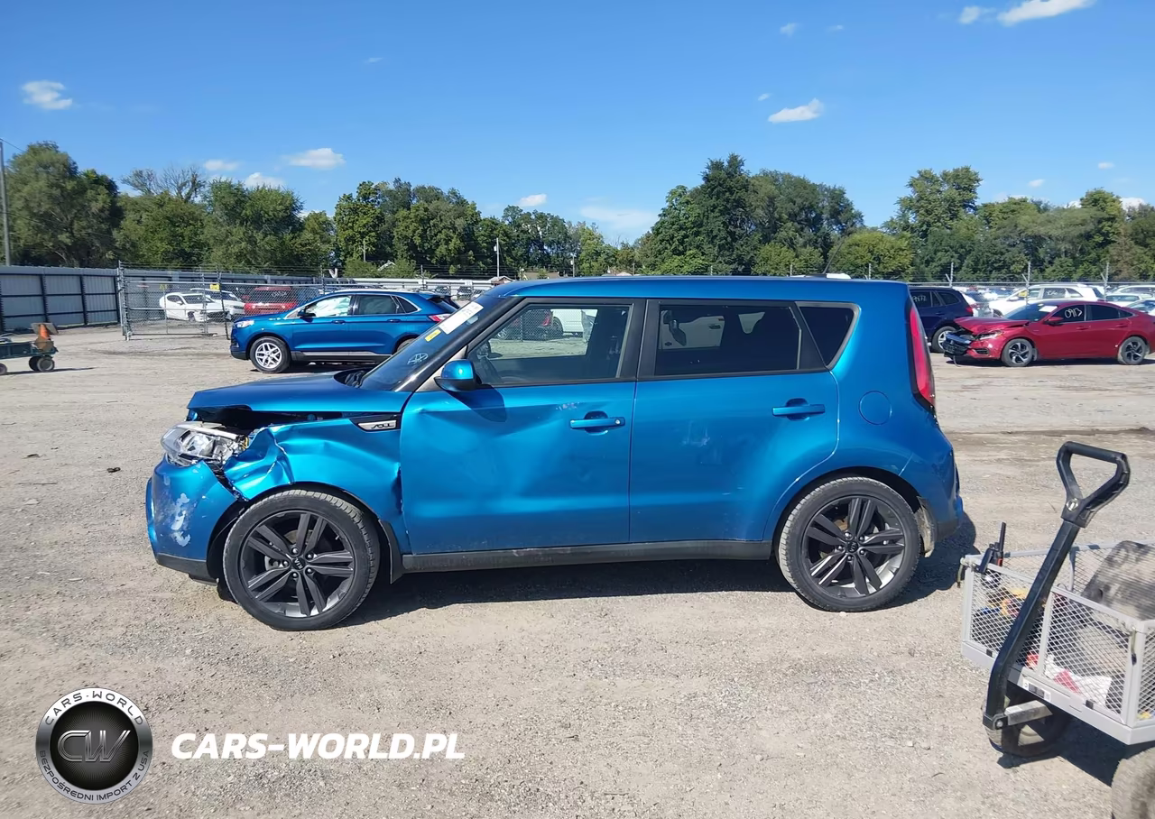 2015 Kia Soul + VIN:KNDJP3A57F7219422 - 15