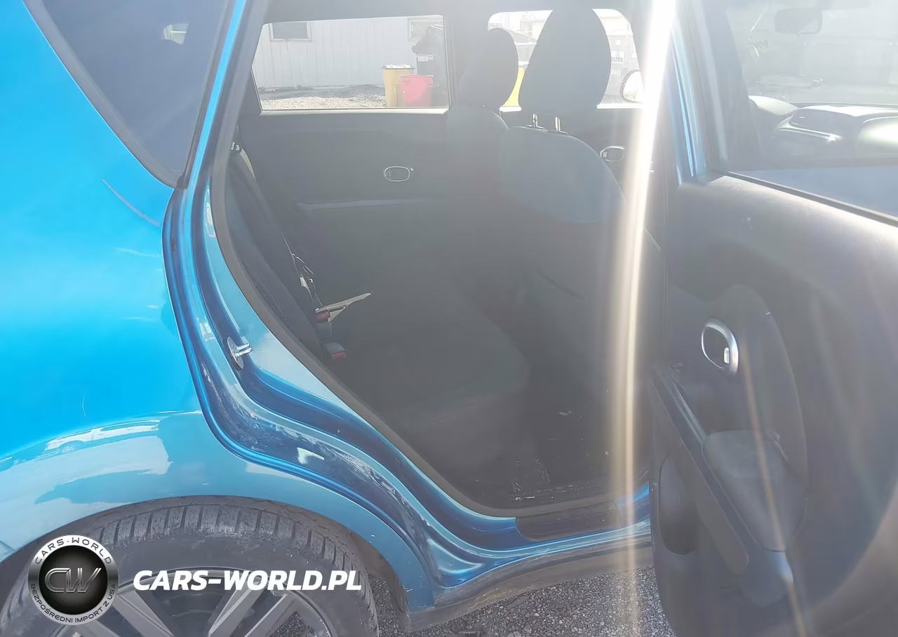 2015 Kia Soul + VIN:KNDJP3A57F7219422 - 8