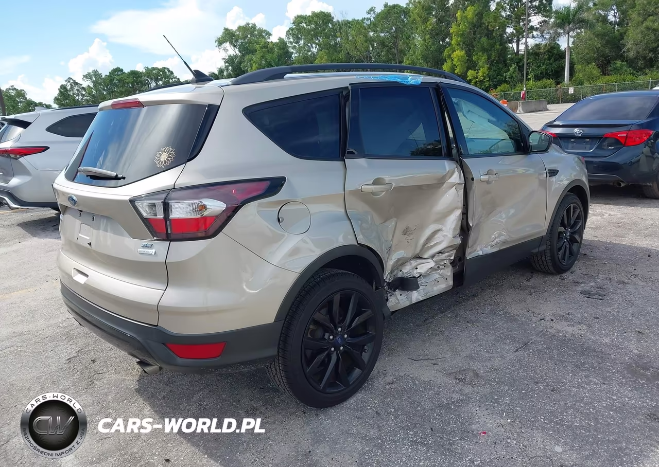 2018 Ford Escape Se VIN:1FMCU0GD8JUD14656 - 4