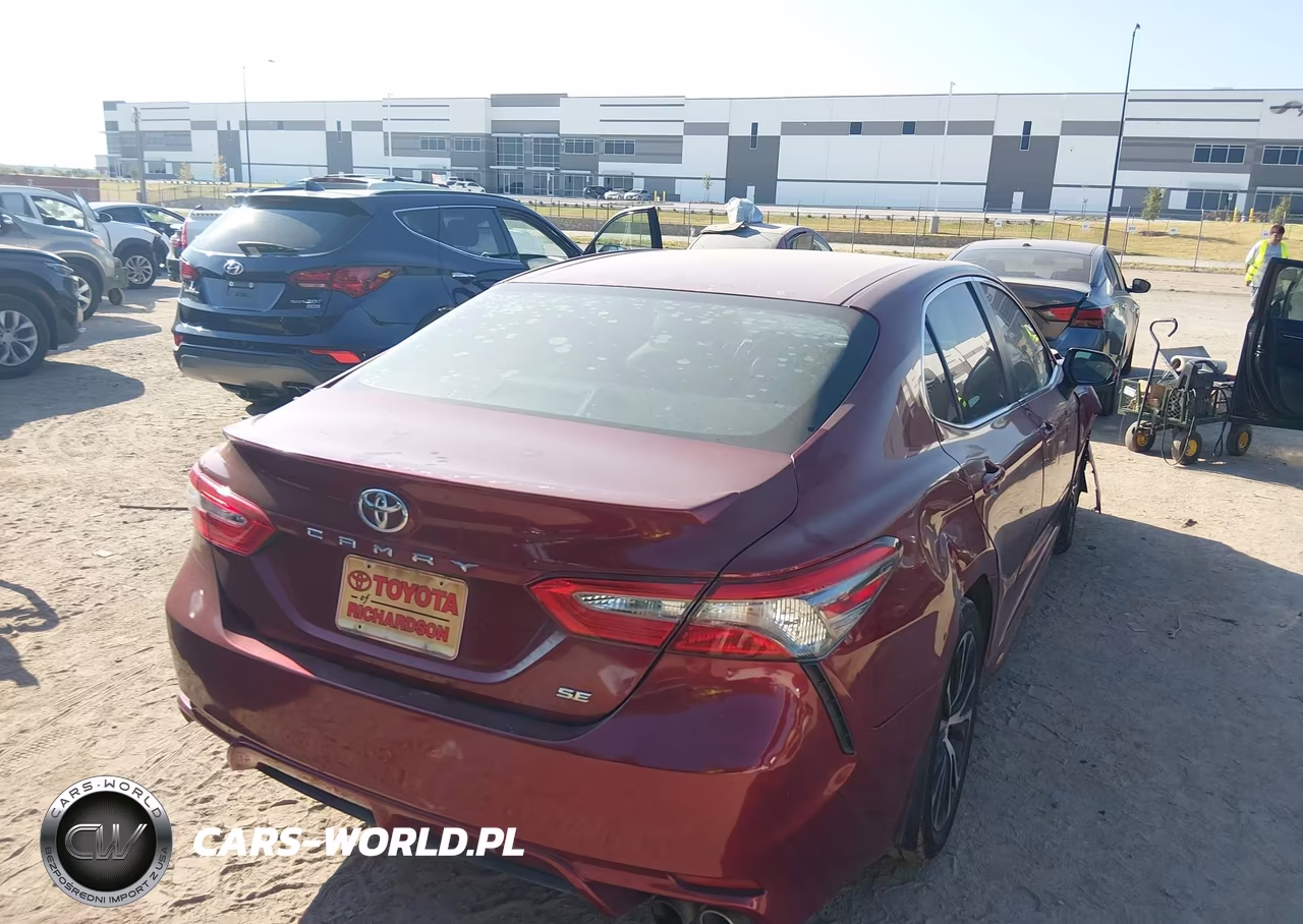 2018 Toyota Camry Se VIN:4T1B11HK5JU613805 - 4