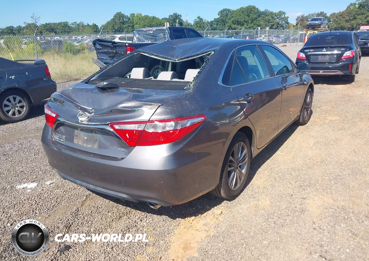 2017 Toyota Camry Se VIN:4T1BF1FK8HU641015 - 4
