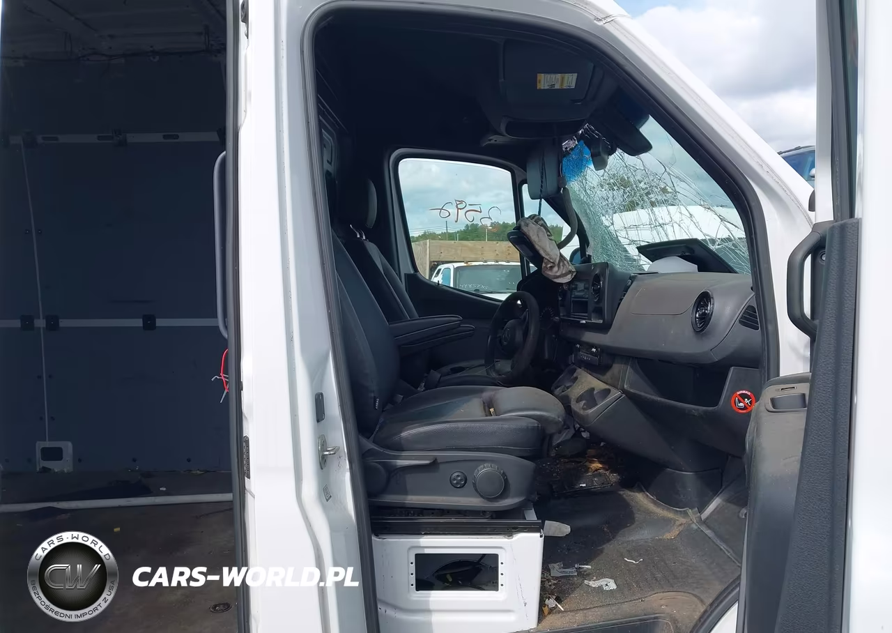 2019 Mercedes-Benz Sprinter 2500 Standard Roof V6 VIN:WD3FF0CD3KT007060 - 5