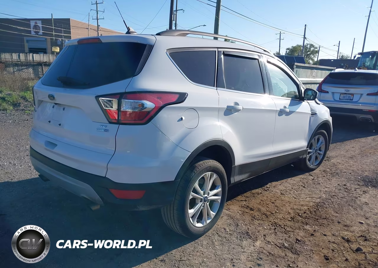 2018 Ford Escape Se VIN:1FMCU9GD5JUD57808 - 4
