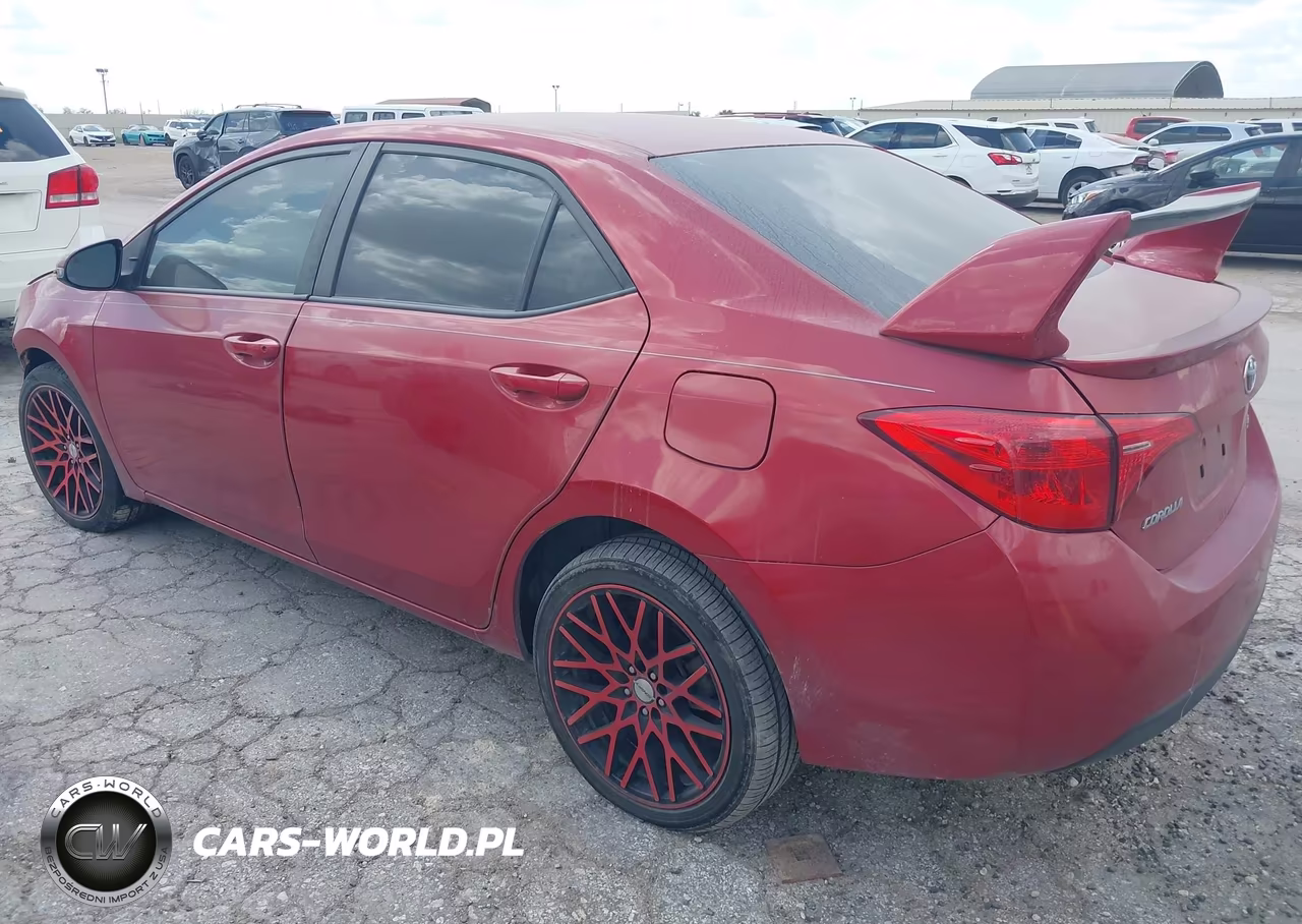 2018 Toyota Corolla Se VIN:5YFBURHE0JP800306 - 3