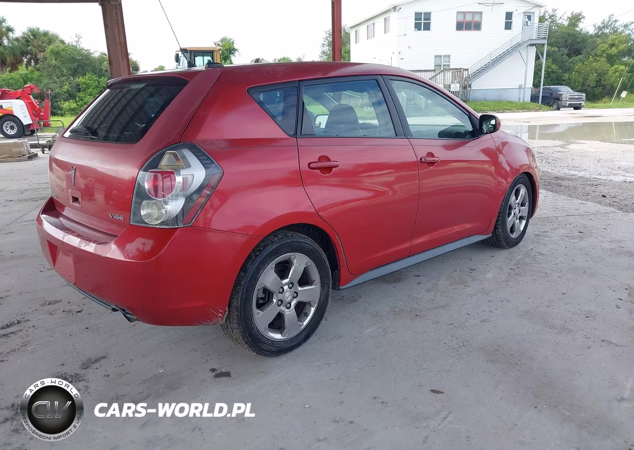 2010 Pontiac Vibe VIN:5Y2SP6E0XAZ403447 - 4