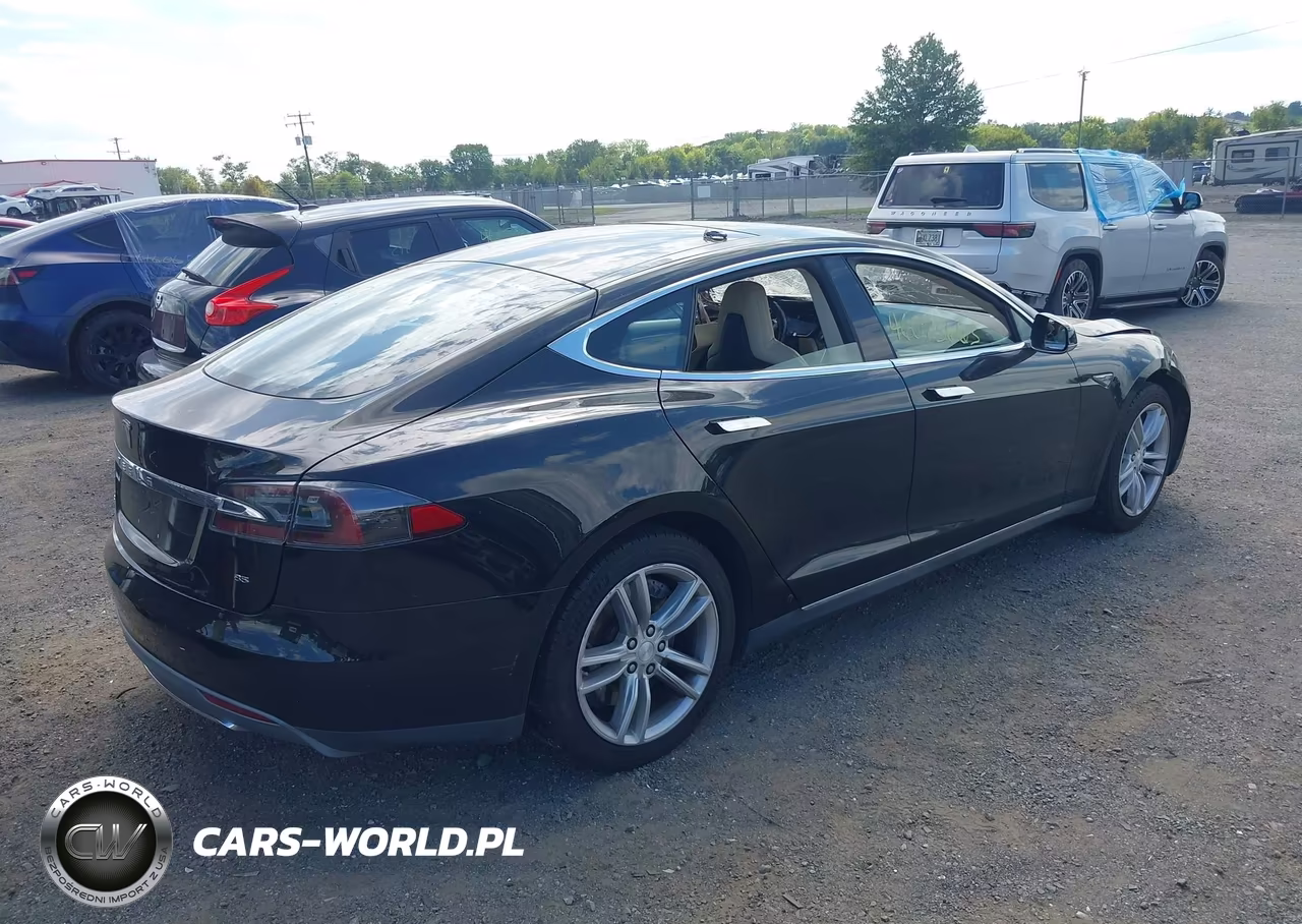 2015 Tesla Model S 60-70-85 VIN:5YJSA1E11FF118436 - 4
