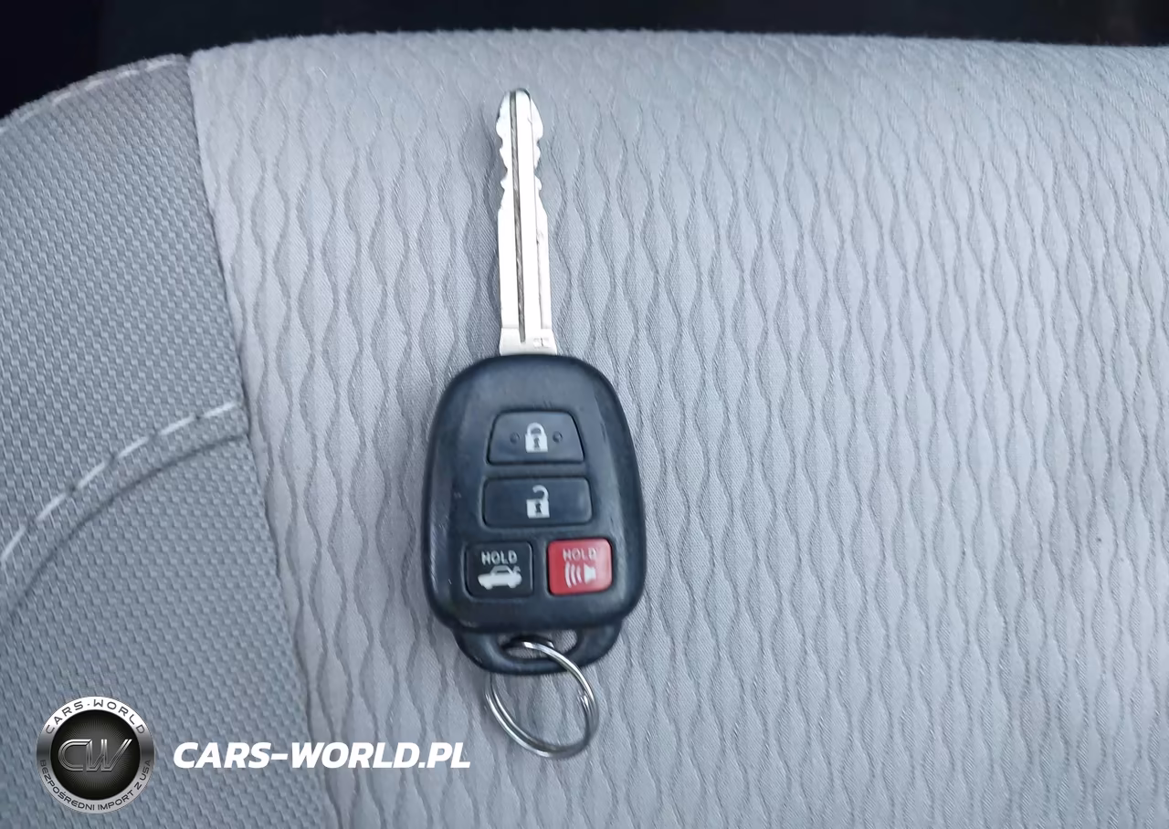 2015 Toyota Corolla Le VIN:2T1BURHE9FC435163 - 11