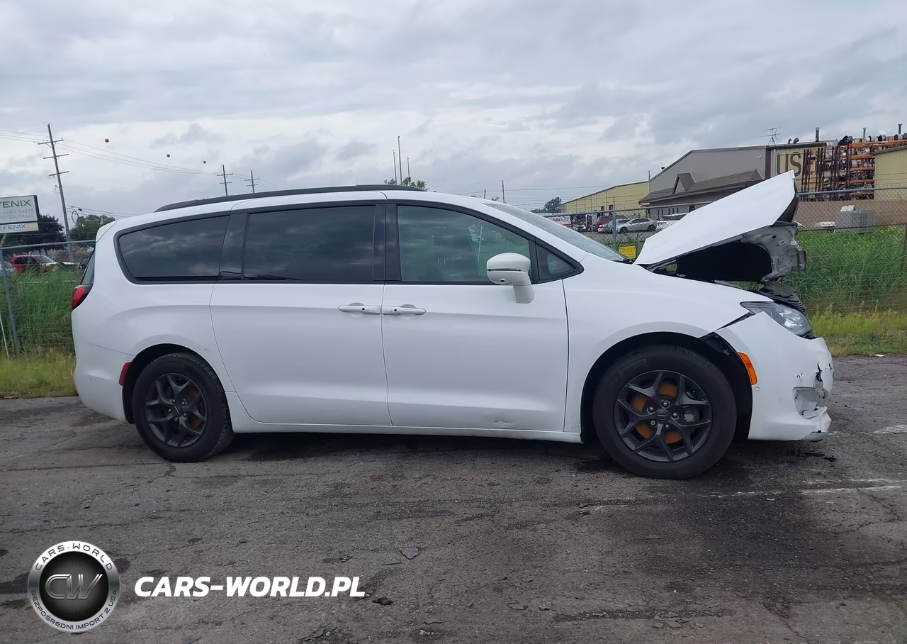 2019 Chrysler Pacifica Limited VIN:2C4RC1GG2KR617609 - 13