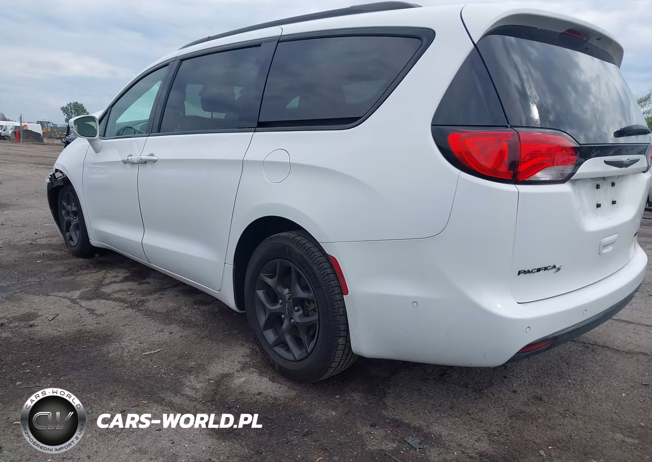 2019 Chrysler Pacifica Limited VIN:2C4RC1GG2KR617609 - 3
