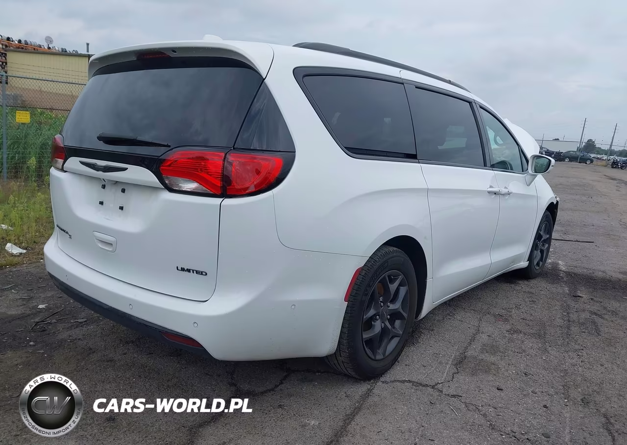 2019 Chrysler Pacifica Limited VIN:2C4RC1GG2KR617609 - 4