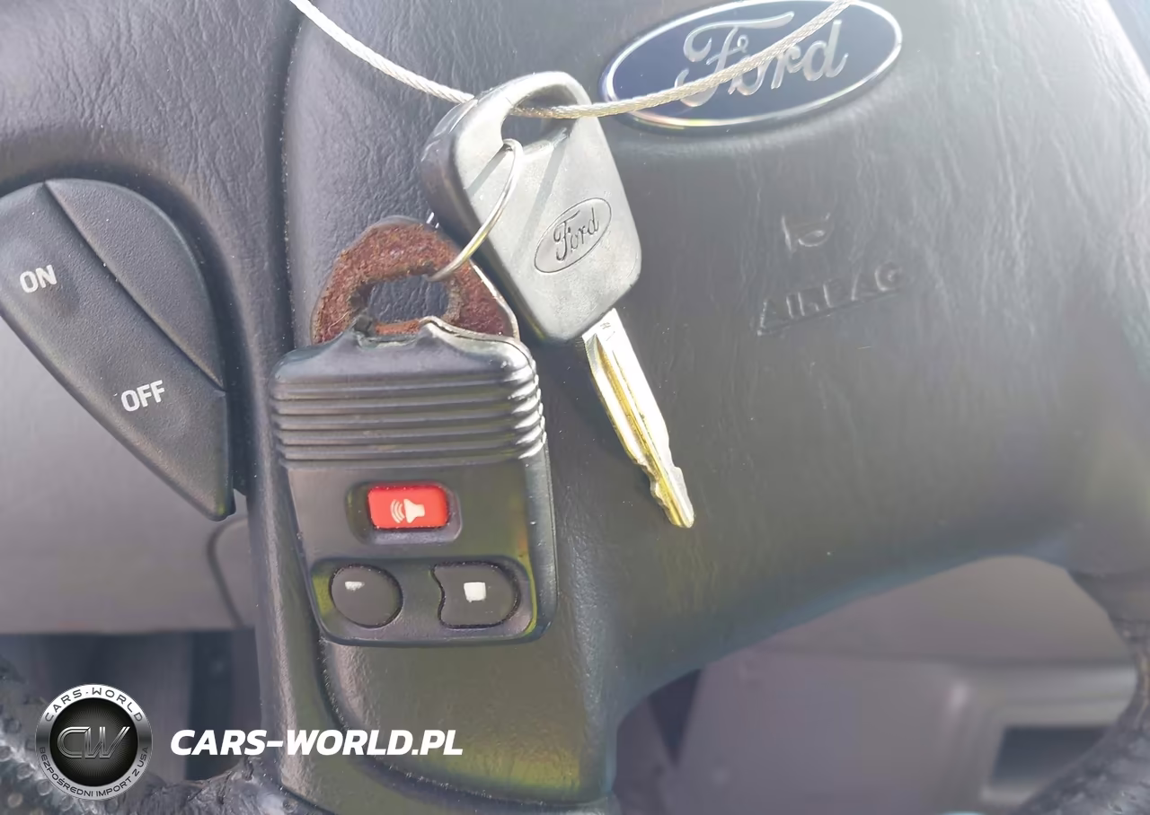 2002 Ford Escape Xlt VIN:1FMYU041X2KA25128 - 11