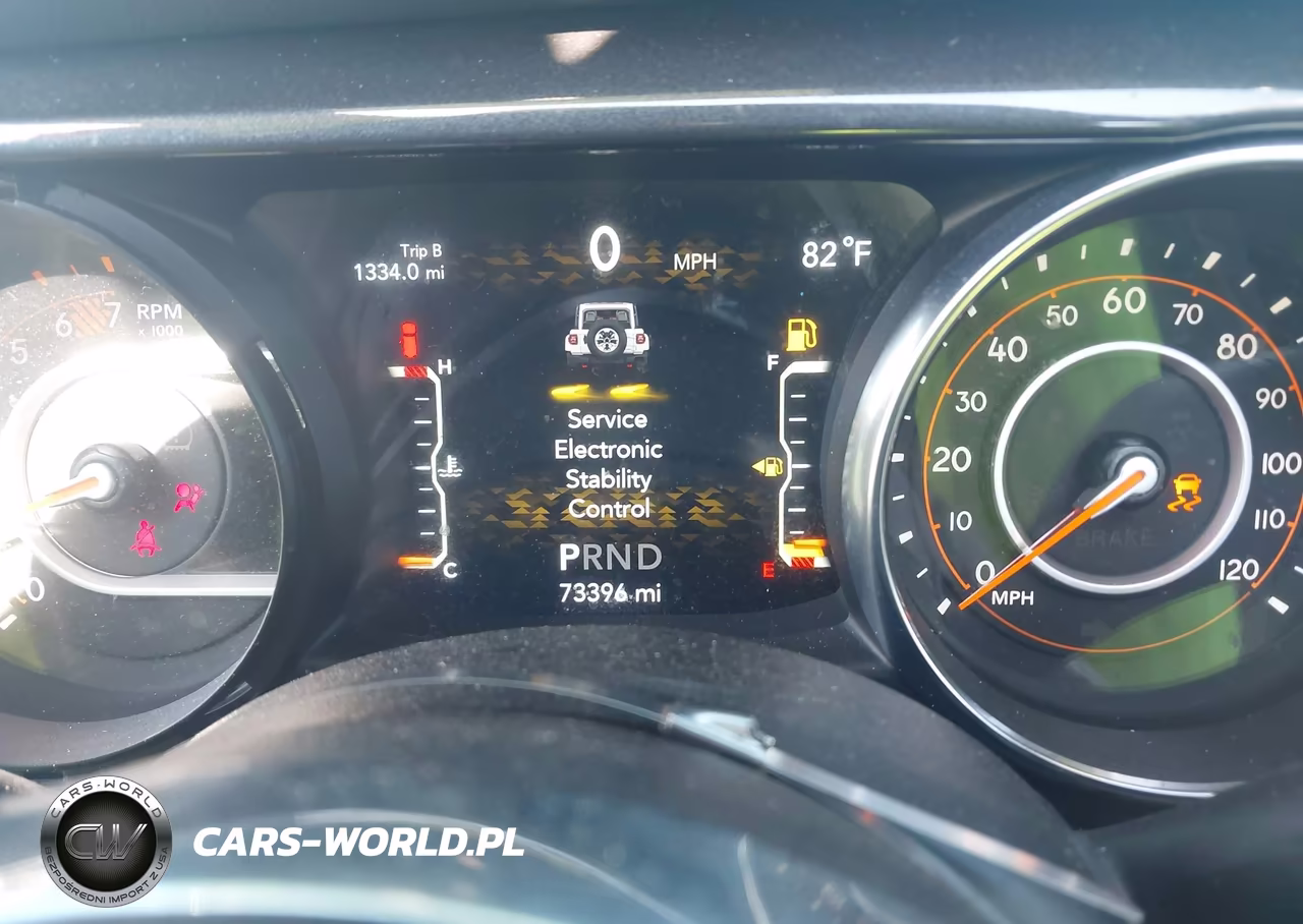2020 Jeep Wrangler Unlimited Sahara Altitude 4X4 VIN:1C4HJXEN4LW191517 - 15