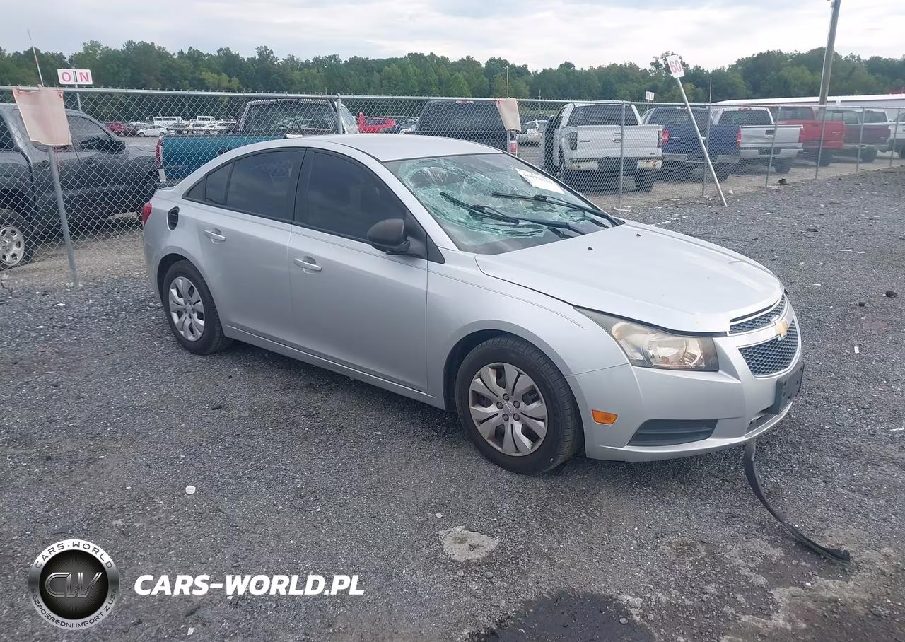 2013 Chevrolet Cruze Ls Auto – zdjęcie 1 z 11