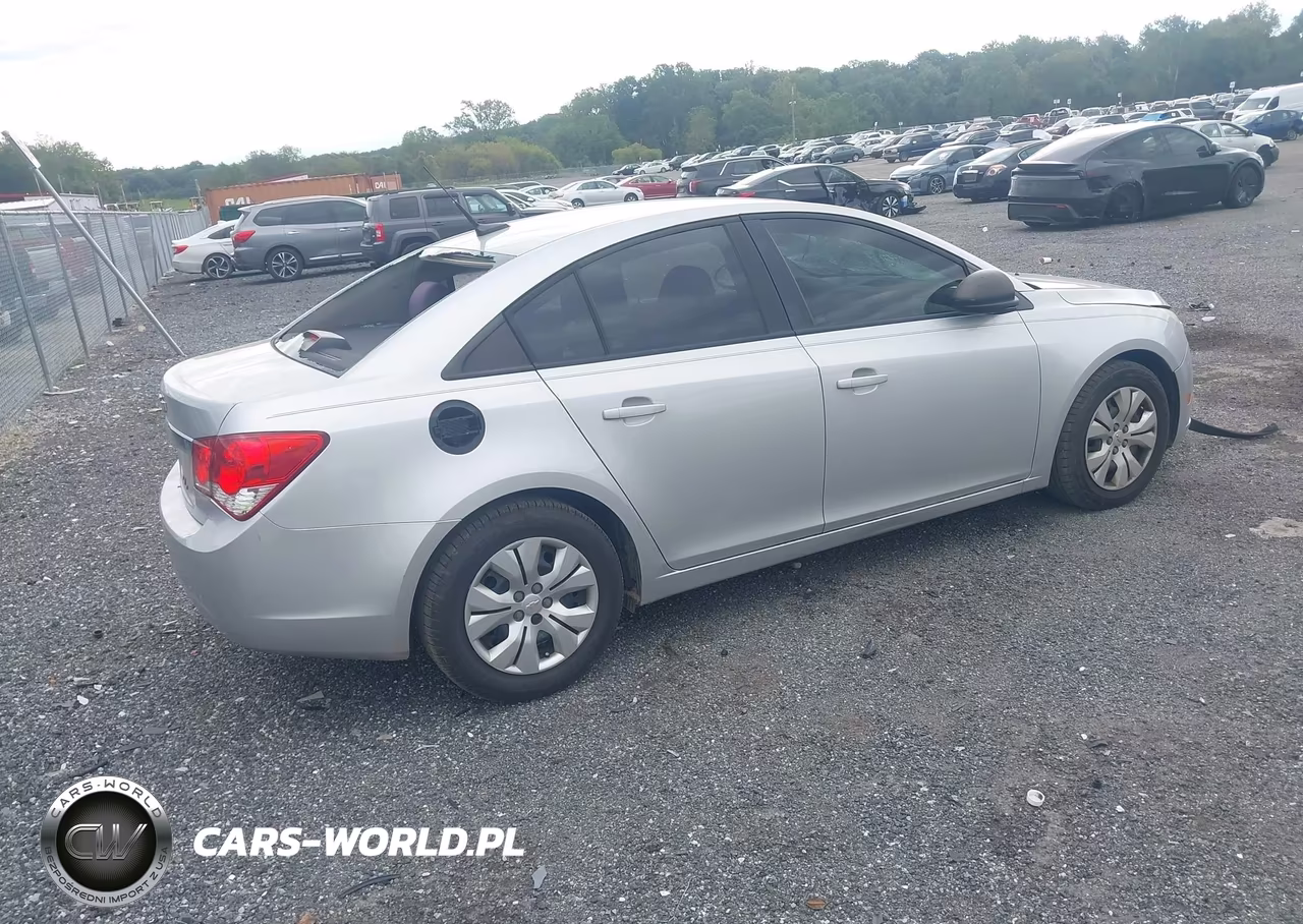 2013 Chevrolet Cruze Ls Auto VIN:1G1PA5SG3D7317523 - 4