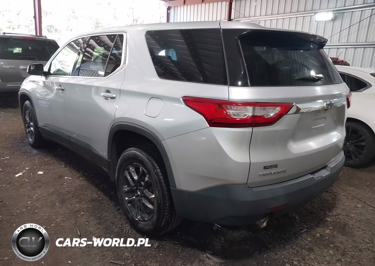 2018 Chevrolet Traverse Ls VIN:1GNERFKW9JJ245835 - 3