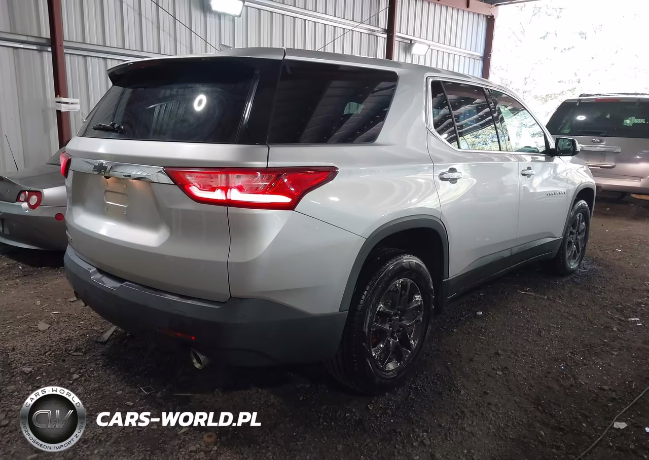 2018 Chevrolet Traverse Ls VIN:1GNERFKW9JJ245835 - 4