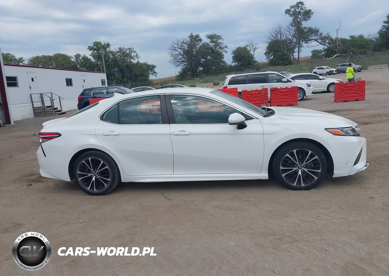 2020 Toyota Camry Se VIN:4T1G11AK1LU904434 - 13