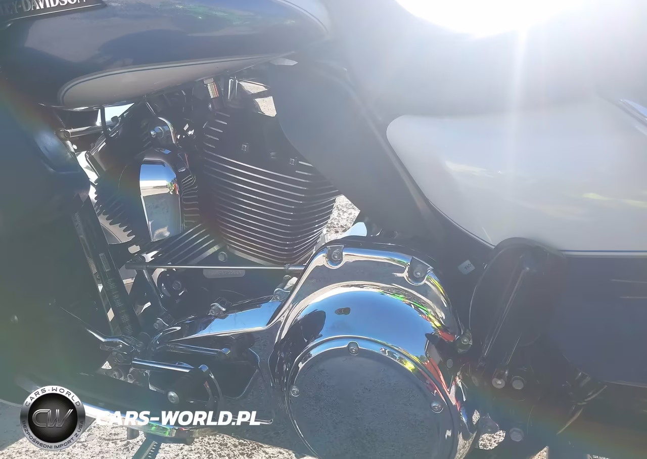 2015 Harley-Davidson Flhtcul Ultra Classic Low VIN:1HD1KDM10FB675562 - 9