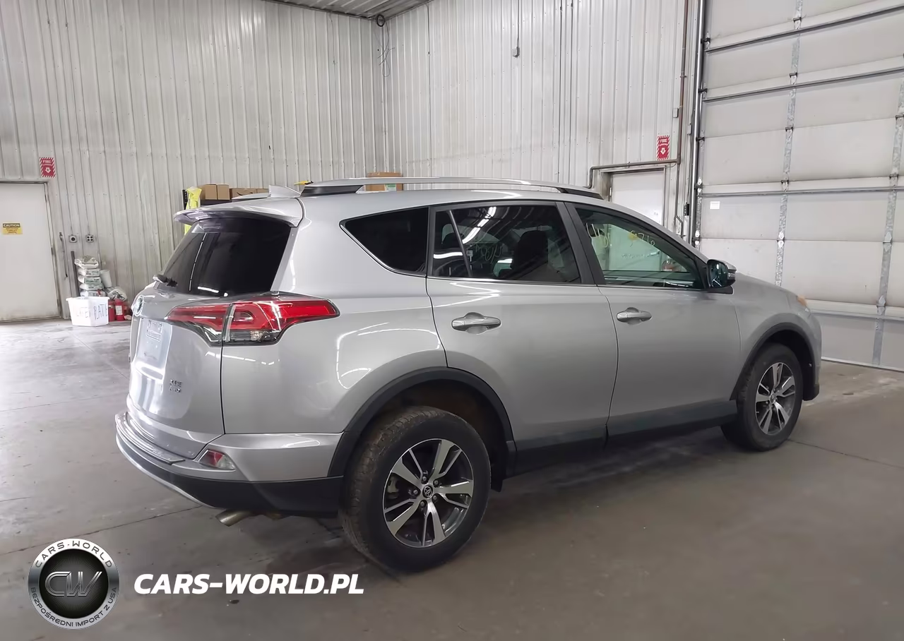 2017 Toyota Rav4 Xle VIN:2T3RFREV2HW681297 - 4