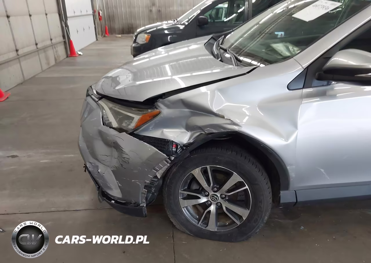 2017 Toyota Rav4 Xle VIN:2T3RFREV2HW681297 - 6