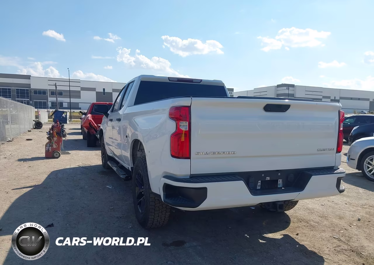 2020 Chevrolet Silverado 1500 2Wd Standard Bed Custom VIN:1GCRWBEK5LZ203803 - 3