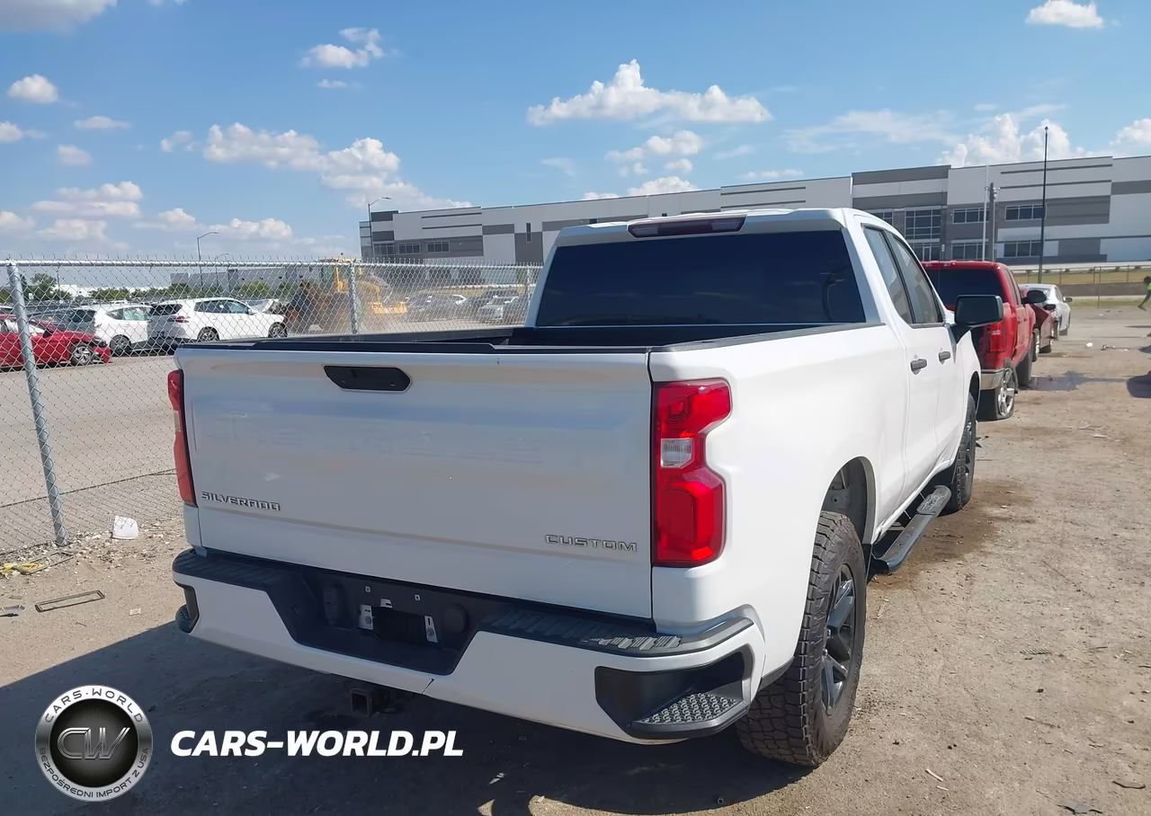 2020 Chevrolet Silverado 1500 2Wd Standard Bed Custom VIN:1GCRWBEK5LZ203803 - 4