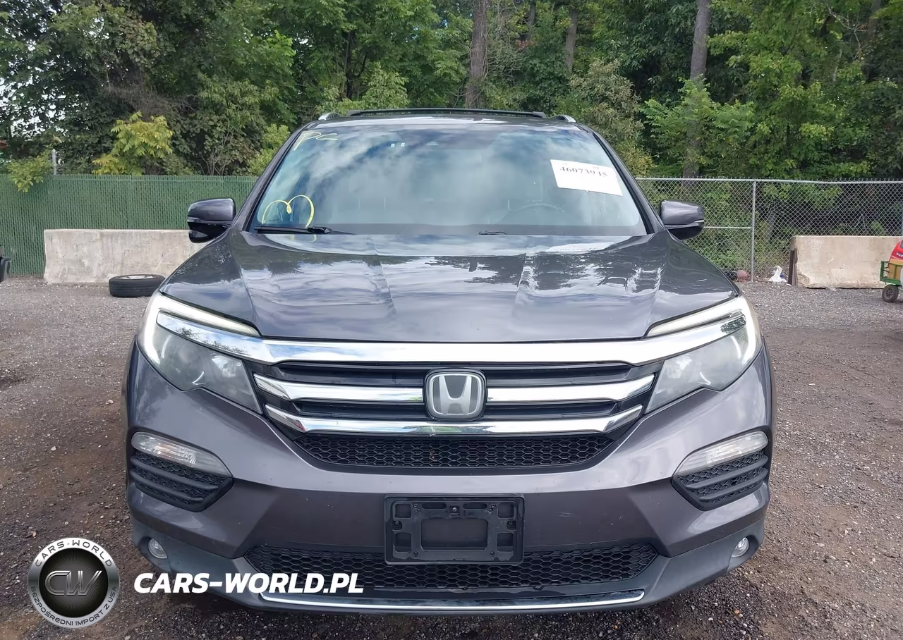 2018 Honda Pilot Touring VIN:5FNYF6H93JB026781 - 12