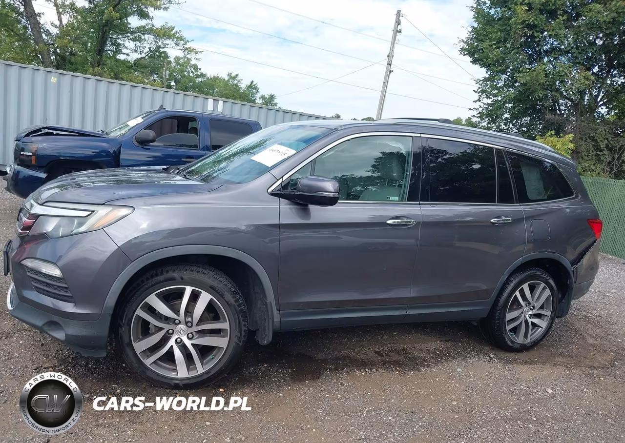 2018 Honda Pilot Touring VIN:5FNYF6H93JB026781 - 14