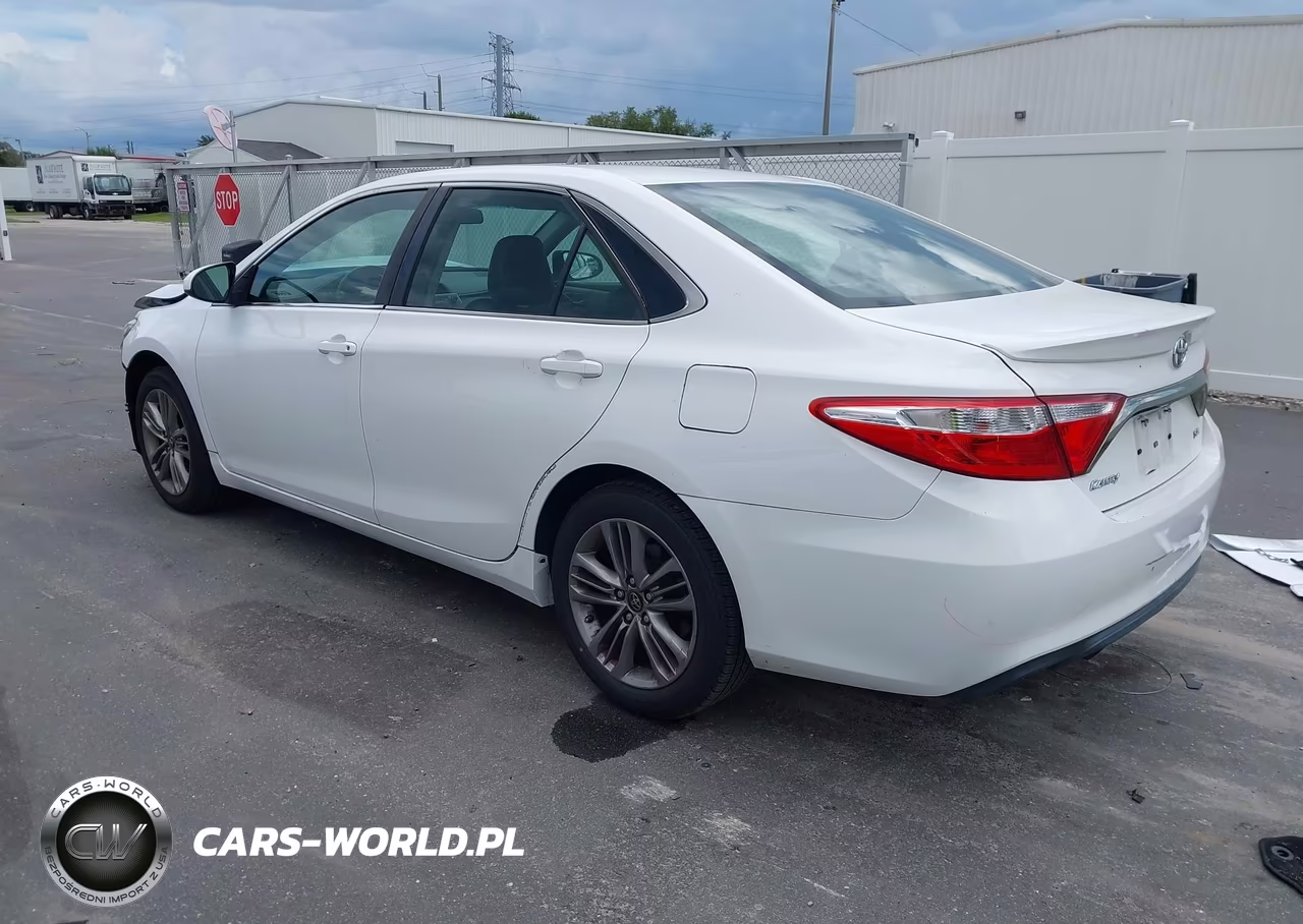 2016 Toyota Camry Se VIN:4T1BF1FK5GU572041 - 3