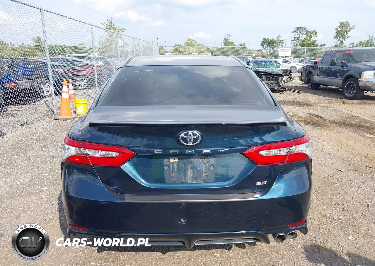 2018 Toyota Camry Se VIN:4T1B11HK3JU552969 - 17