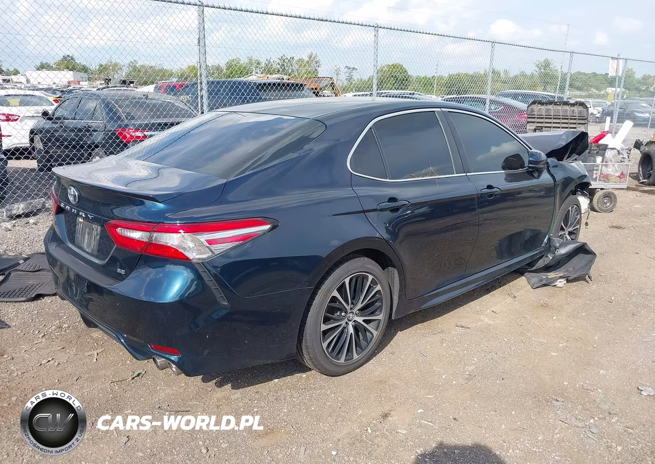 2018 Toyota Camry Se VIN:4T1B11HK3JU552969 - 4