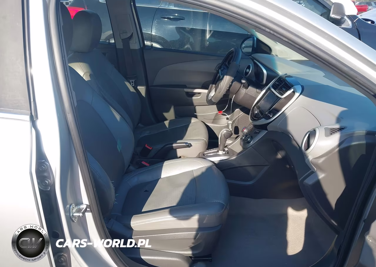 2017 Chevrolet Sonic Premier Auto VIN:1G1JF5SB5H4112773 - 5